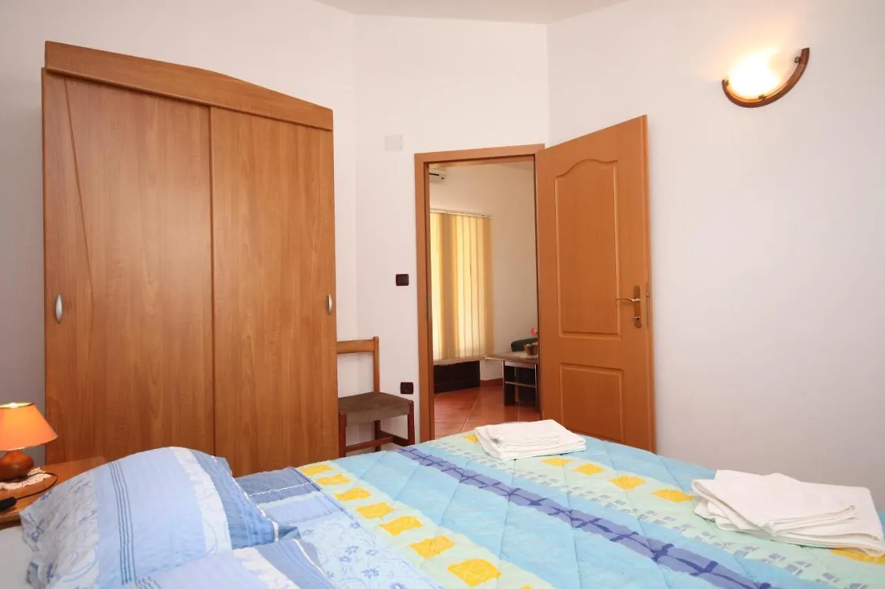 Apartment Umag 7666B